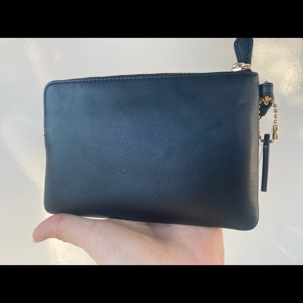 NWT Coach retail wristlet with gift box - Picture 4 of 8